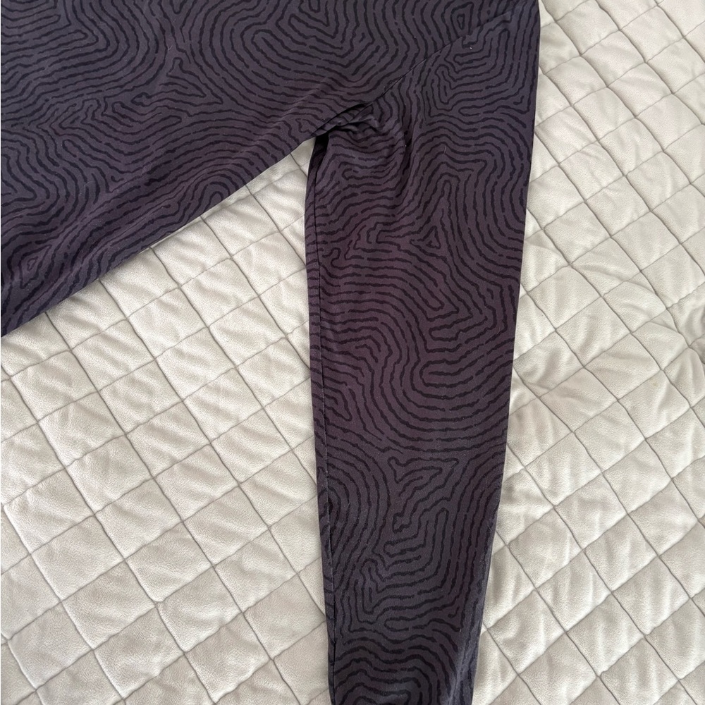 Gray Patterned Quarter-Zip Pullover - image 4